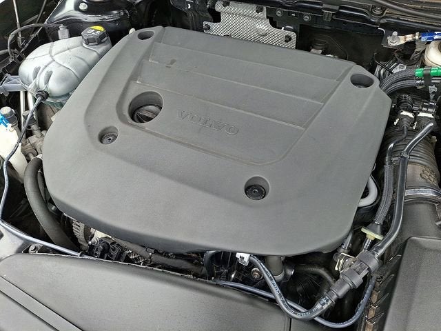 2023 Volvo XC40 Core