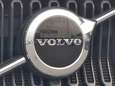2023 Volvo XC40 Core