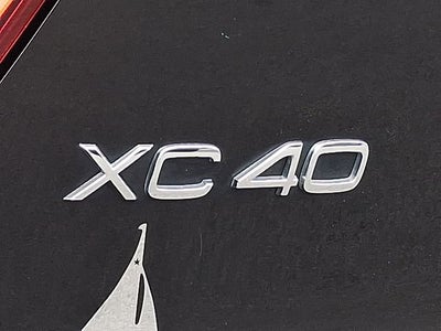 2023 Volvo XC40 Core