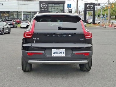 2023 Volvo XC40 Core