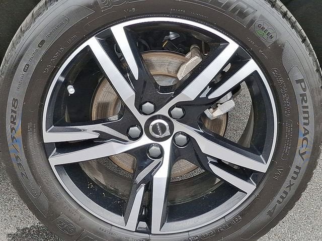 2023 Volvo XC40 Core