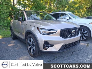 2023 Volvo XC40 Plus Dark Theme