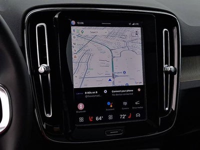 2023 Volvo XC40 Plus Dark Theme