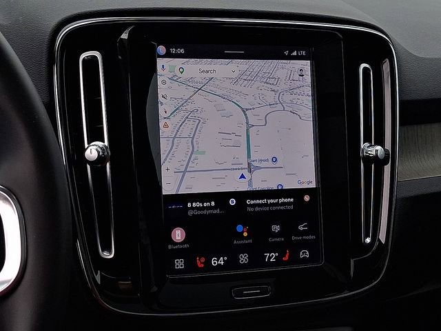 2023 Volvo XC40 Plus Dark Theme