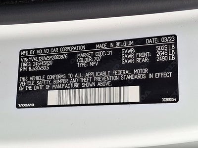 2023 Volvo XC40 Plus Dark Theme