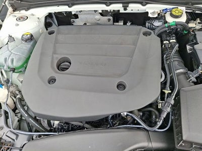 2023 Volvo XC40 Plus Dark Theme