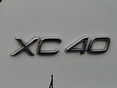 2023 Volvo XC40 Plus Dark Theme