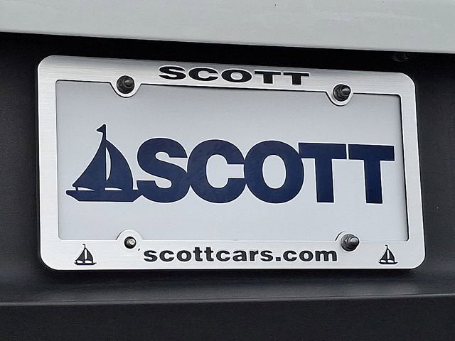 2023 Volvo XC40 Plus Dark Theme