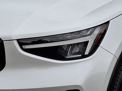 2023 Volvo XC40 Plus Dark Theme