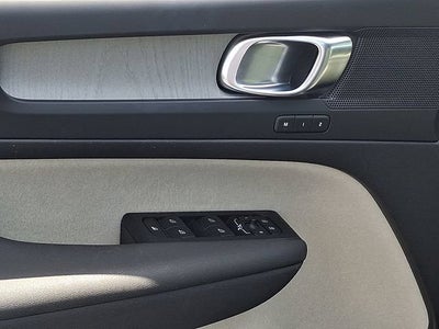 2023 Volvo XC40 Plus Dark Theme