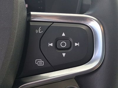 2023 Volvo XC40 Plus Dark Theme