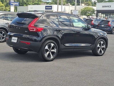 2023 Volvo XC40 Plus Dark Theme