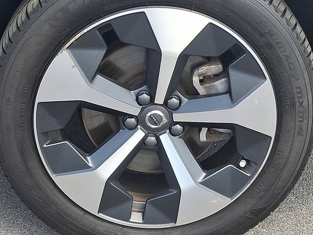 2023 Volvo XC40 Plus Dark Theme
