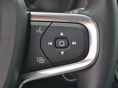 2023 Volvo XC40 Plus Dark Theme