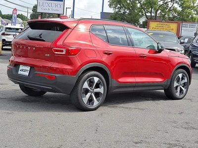 2023 Volvo XC40 Plus Dark Theme