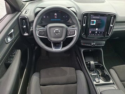 2023 Volvo XC40 Plus Dark Theme