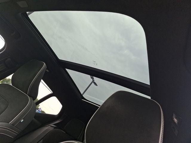 2023 Volvo XC40 Plus Dark Theme