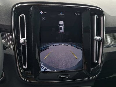 2023 Volvo XC40 Plus Dark Theme