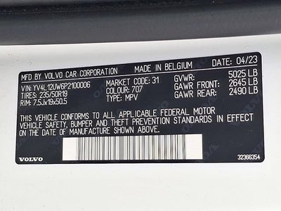 2023 Volvo XC40 Plus Dark Theme