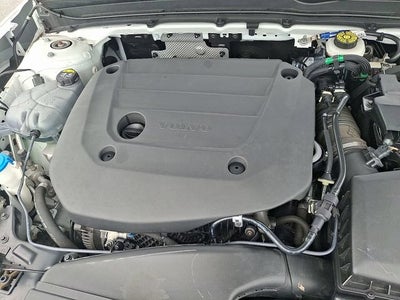 2023 Volvo XC40 Plus Dark Theme