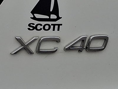 2023 Volvo XC40 Plus Dark Theme