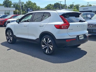 2023 Volvo XC40 Plus Dark Theme