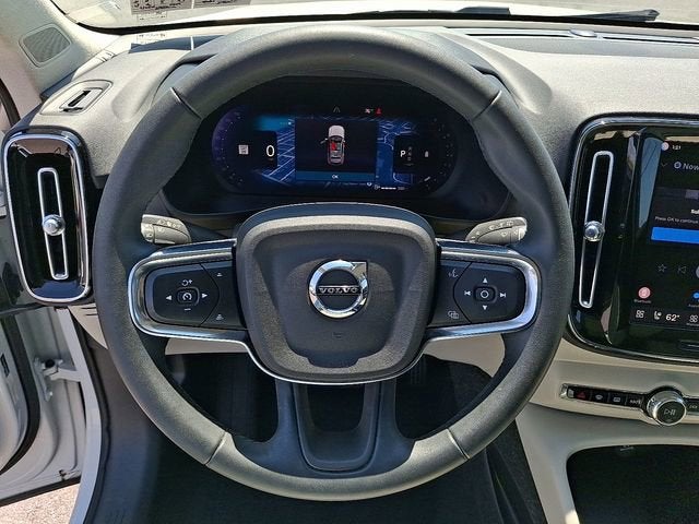 2023 Volvo XC40 Plus Dark Theme