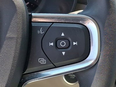 2023 Volvo XC40 Plus Dark Theme