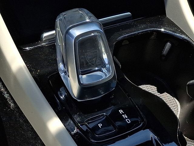 2023 Volvo XC40 Plus Dark Theme