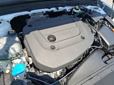 2023 Volvo XC40 Plus Dark Theme