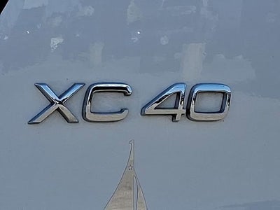 2023 Volvo XC40 Plus Dark Theme