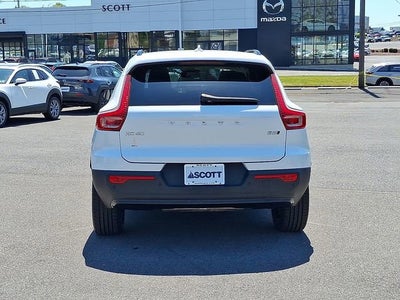 2023 Volvo XC40 Plus Dark Theme