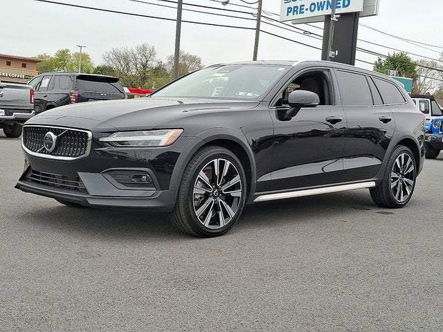 2024 Volvo V60 Cross Country Ultimate