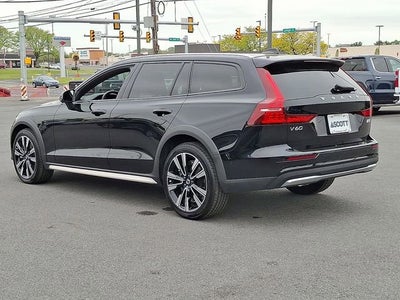 2024 Volvo V60 Cross Country Ultimate