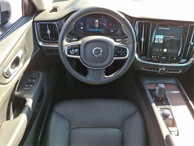 2025 Volvo V60 Cross Country Plus