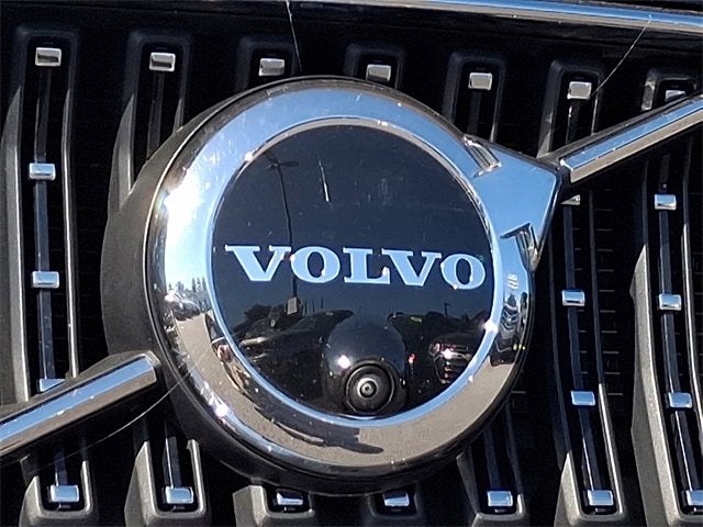 2025 Volvo V60 Cross Country Plus