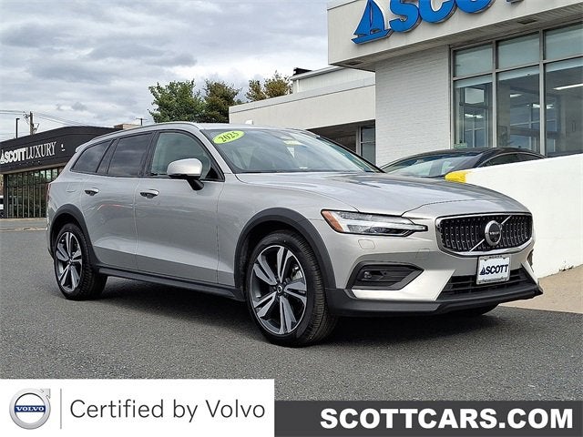 2025 Volvo V60 Cross Country Plus