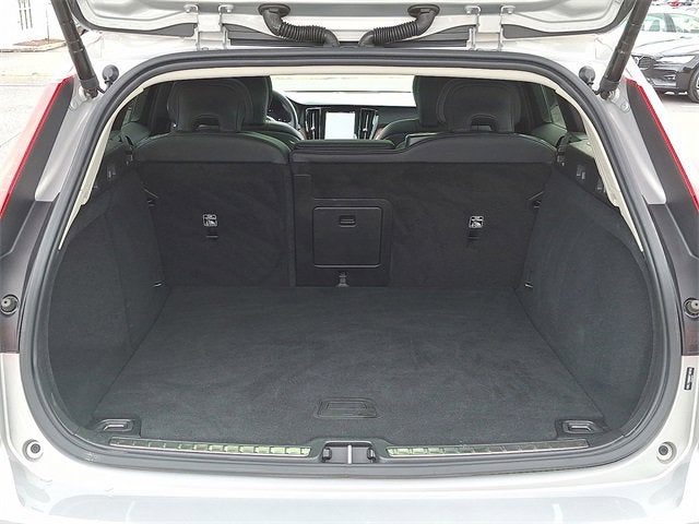 2025 Volvo V60 Cross Country Plus