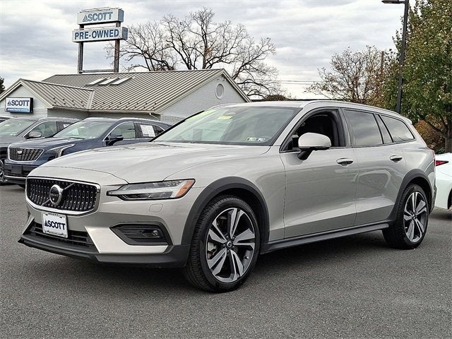 2025 Volvo V60 Cross Country Plus