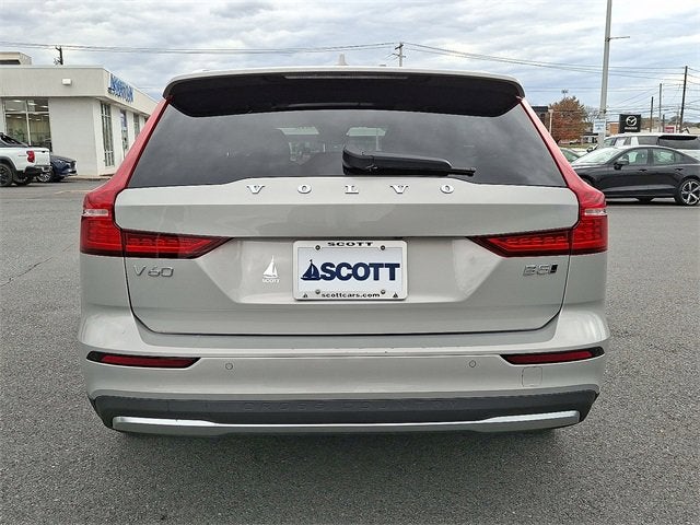 2025 Volvo V60 Cross Country Plus