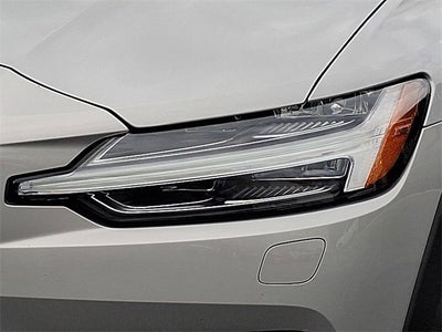 2025 Volvo V60 Cross Country Plus